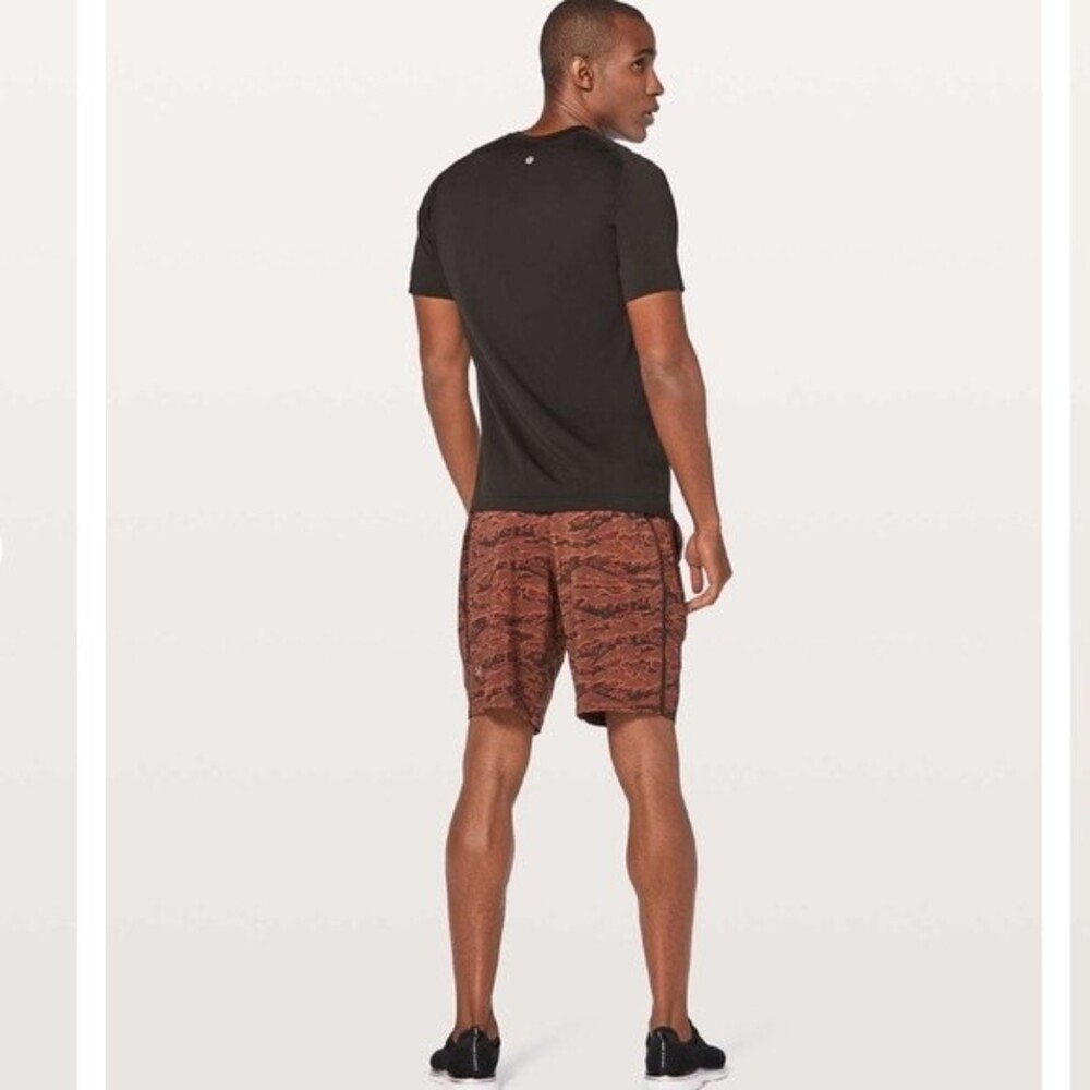 Lululemon Pace Breaker Short 9" Linerless Tiger Camo Multi Orange S